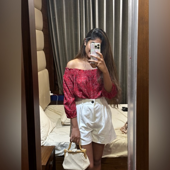 Red off shoulder top - Picture 4 of 4